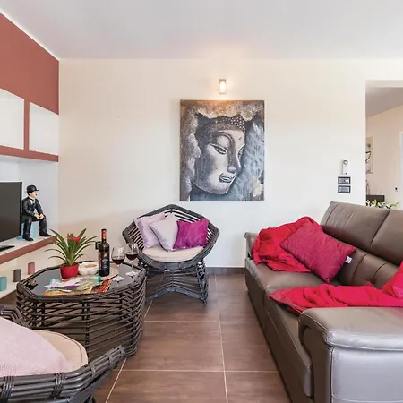 Holiday home Cozy In With Outdoor Swimming Pool *
