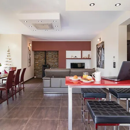Cozy In With Outdoor Swimming Pool Holiday home Fazana