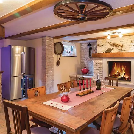 Holiday home Cozy In With Outdoor Swimming Pool