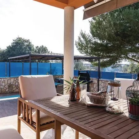 Holiday home Cozy In With Outdoor Swimming Pool