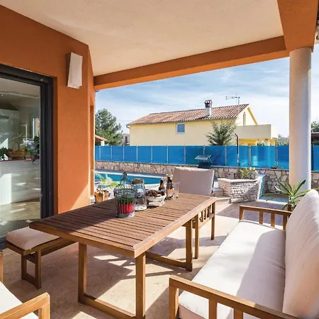 Cozy In With Outdoor Swimming Pool Holiday home Fazana