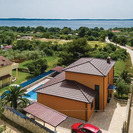 Cozy In With Outdoor Swimming Pool Fazana