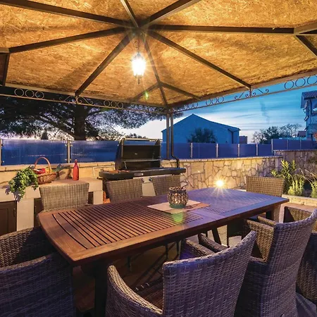 Cozy In With Outdoor Swimming Pool * Fazana