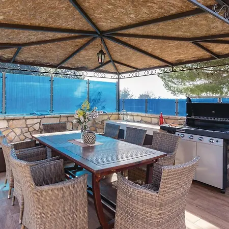 Holiday home Cozy In With Outdoor Swimming Pool